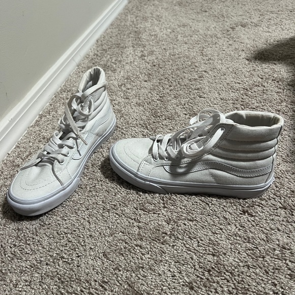 White,  high top Vans size 6. Never worn. - Picture 3 of 5